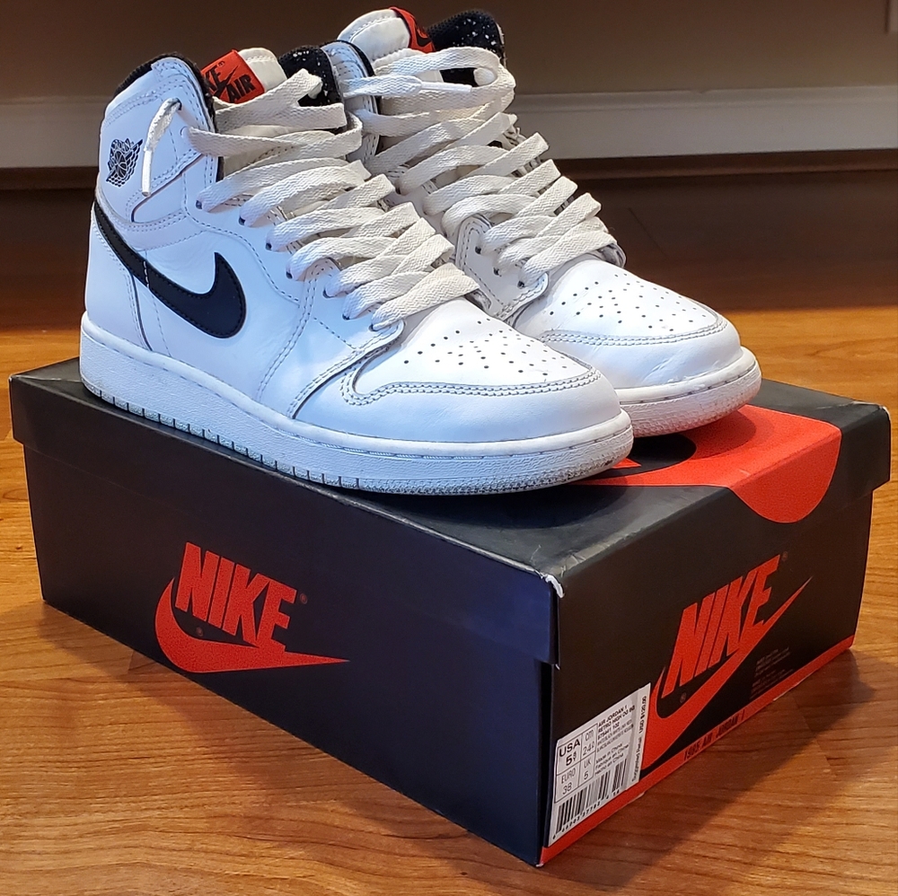 Nike Air Jordan 1